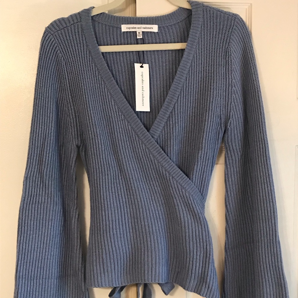 Cupcakes and Cashmere, M